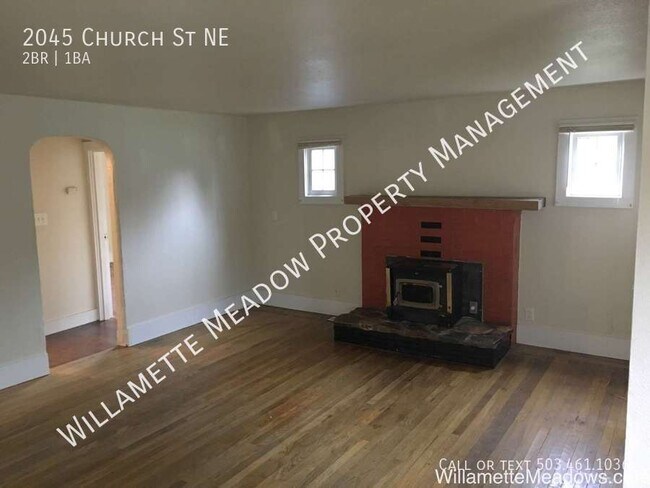 Building Photo - Charming 2 Bedrooms, 1 Bathroom House in C...