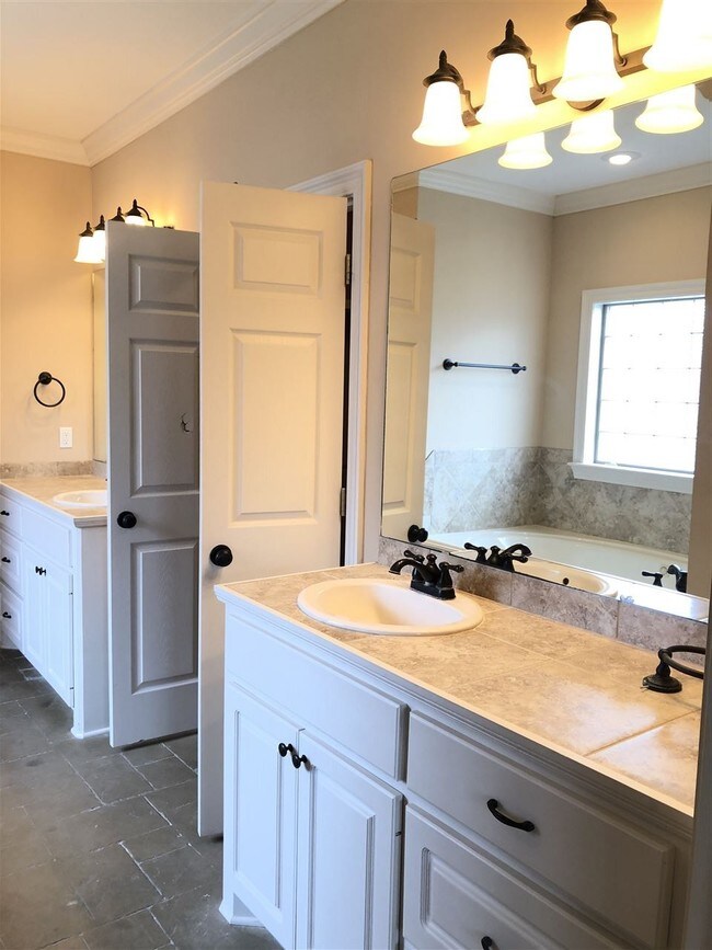 Foto del edificio - 905 Frisky Dr