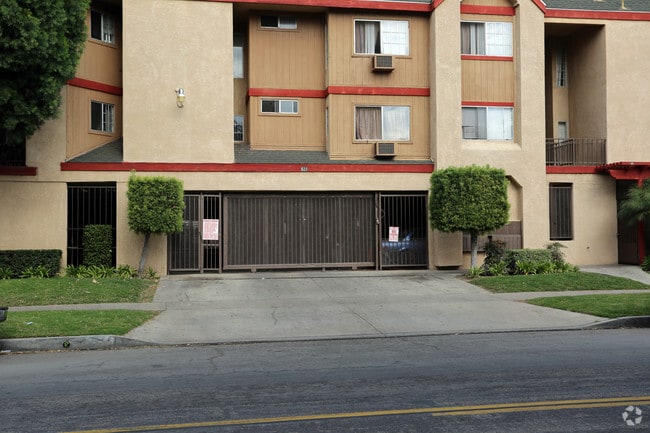 Building Photo - Chestnut Villas Apartments