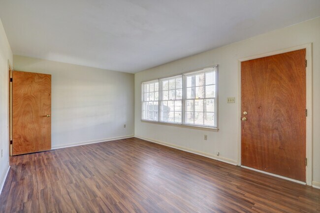 Foto del edificio - 101 E 10th St