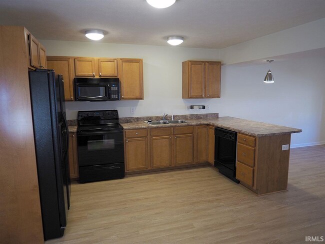 Building Photo - 2414 S Woolery Mill Dr