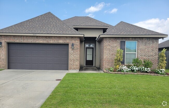 Building Photo - 1608 Pinecrest Dr