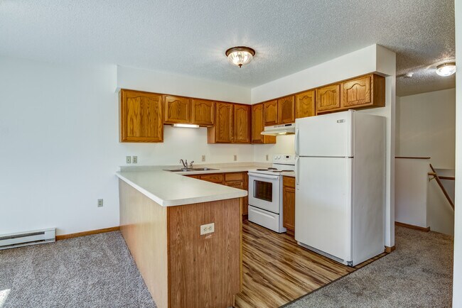 Building Photo - 2804 Edgewood Dr