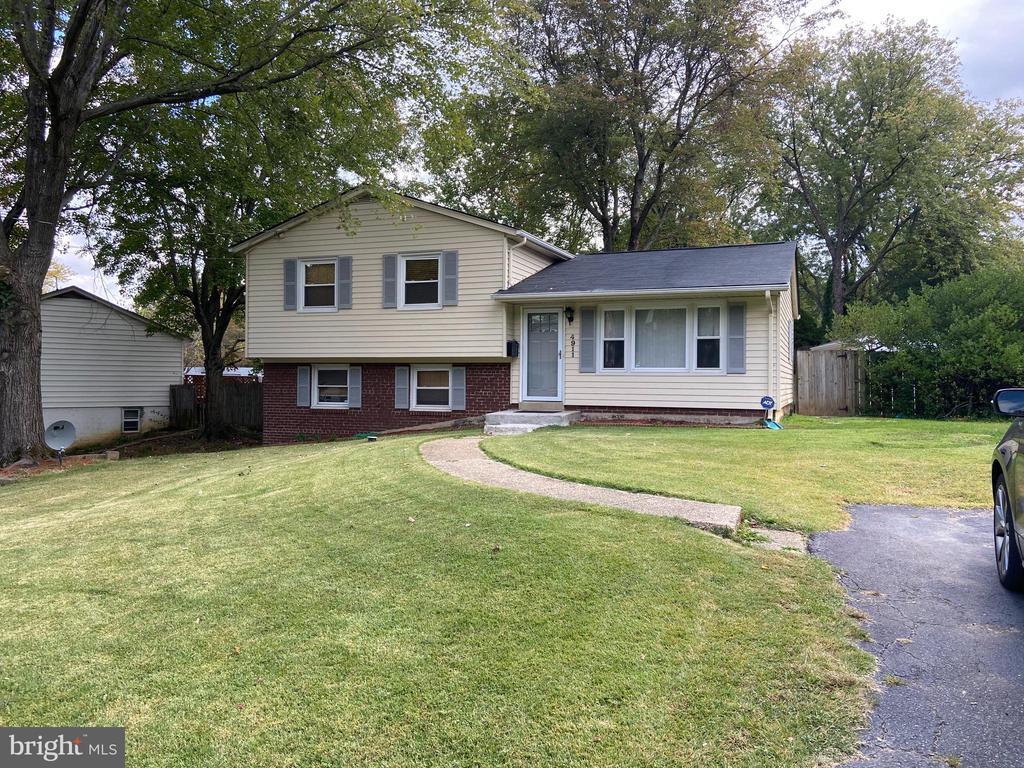 Primary Photo - 4911 Poplar Dr