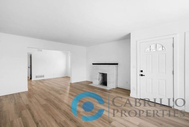 Foto del edificio - 207 E 1st St