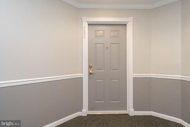Building Photo - 8183 Carnegie Hall Ct