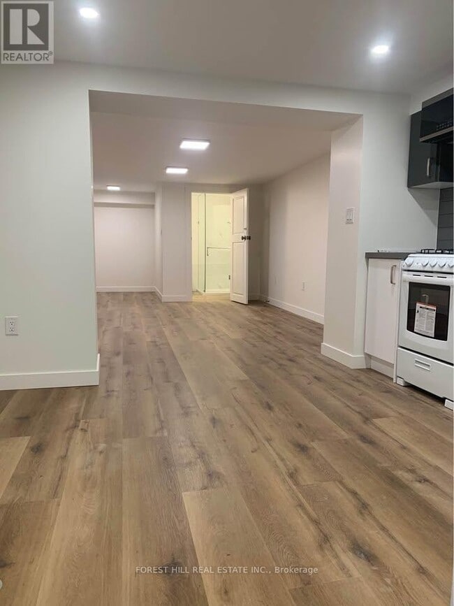 Building Photo - 4 Hyfan Ct