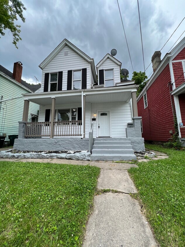 Primary Photo - 113 W 65th St