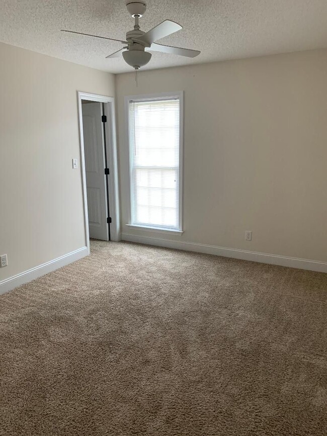 Foto del edificio - 123 Birchleaf Ln