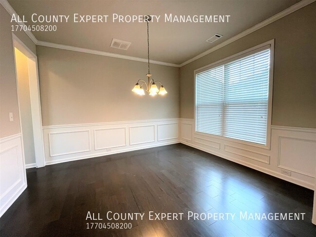 Building Photo - 4845 Frontier Dr