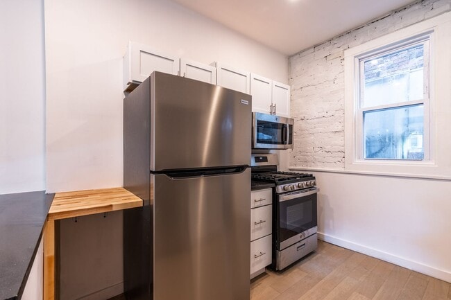 Photo - Urban Elegance in the Heart of the South Side House