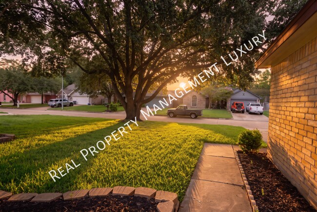 Foto del edificio - 14611 Cypress Valley Dr