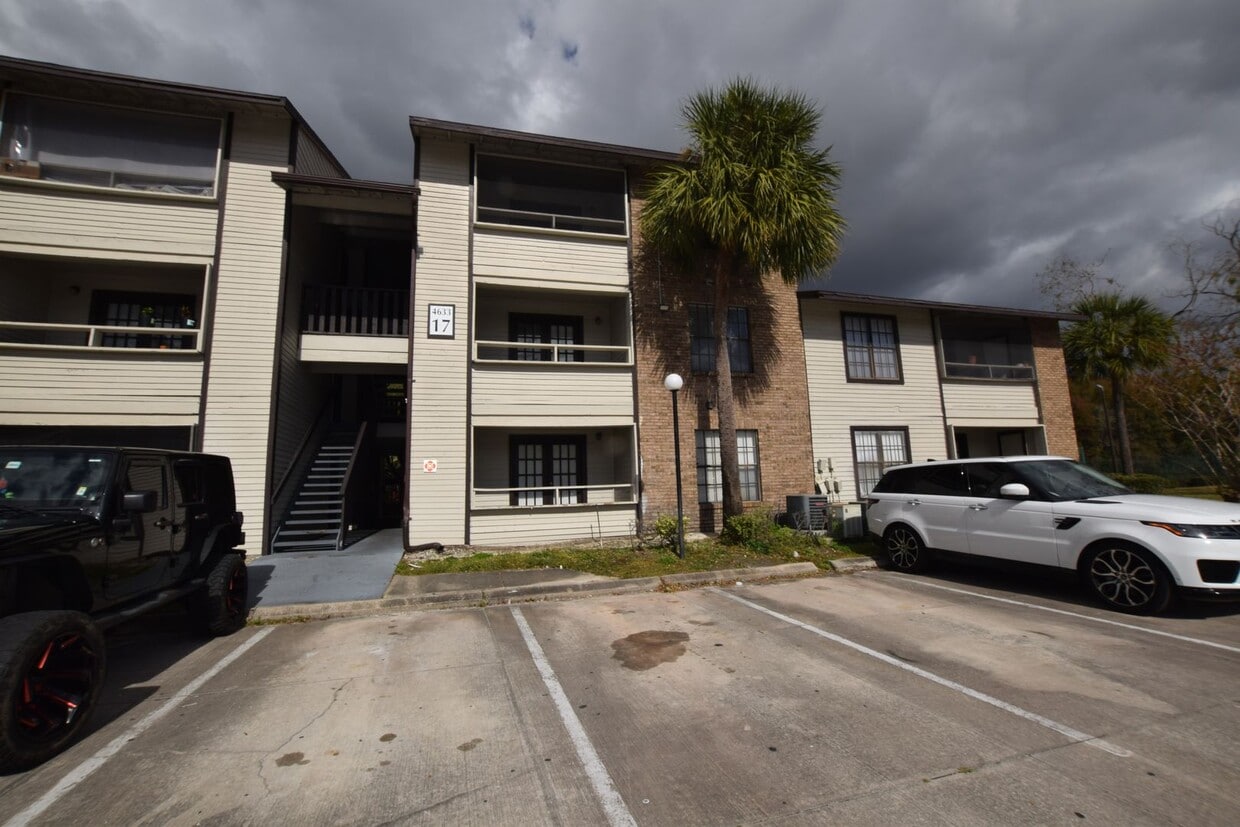 Photo - 1 Bedroom, 1 Bath Condo For Rent at 4633 Cason Cove Drive #1728 Orlando, FL 32811