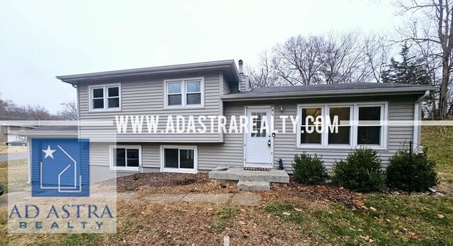 Building Photo - Open 3 Bed 2 Bath Home KCMO!!-Available in...