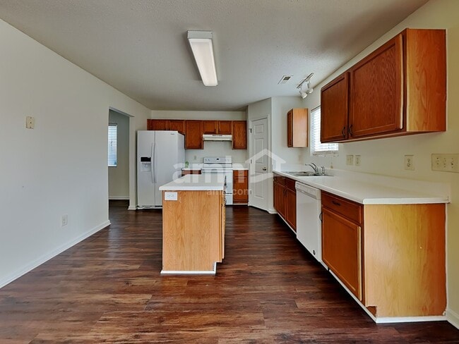 Building Photo - 1066 Bridgend Dr