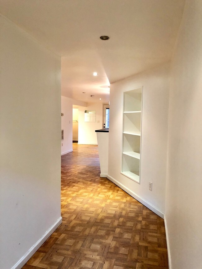 Foto del edificio - 1640 Hobart St NW