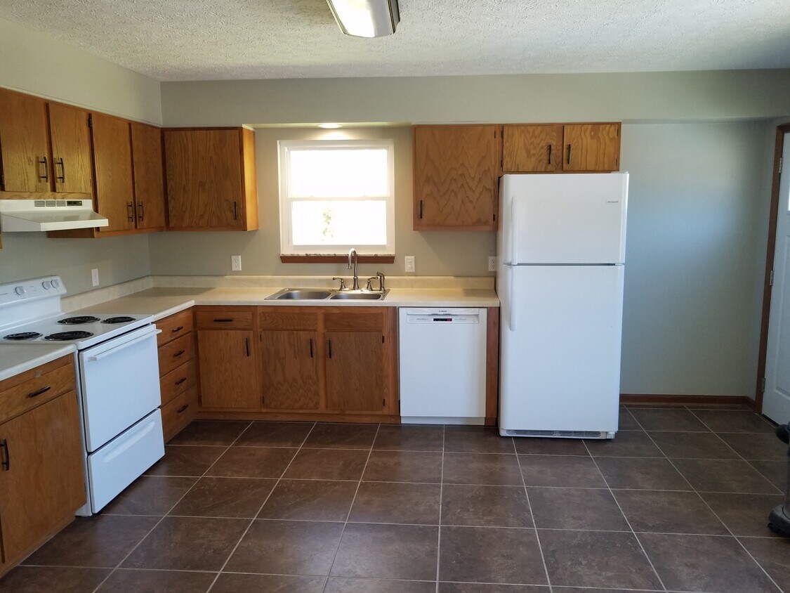 New picture with new dishwasher installed - 6057 Pineview Dr