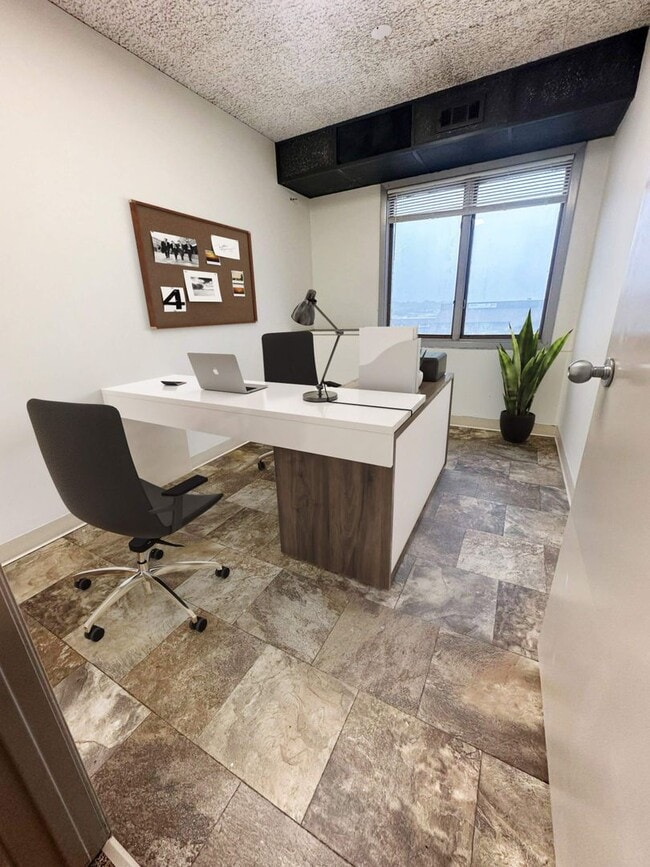 Building Photo - 111 N 56