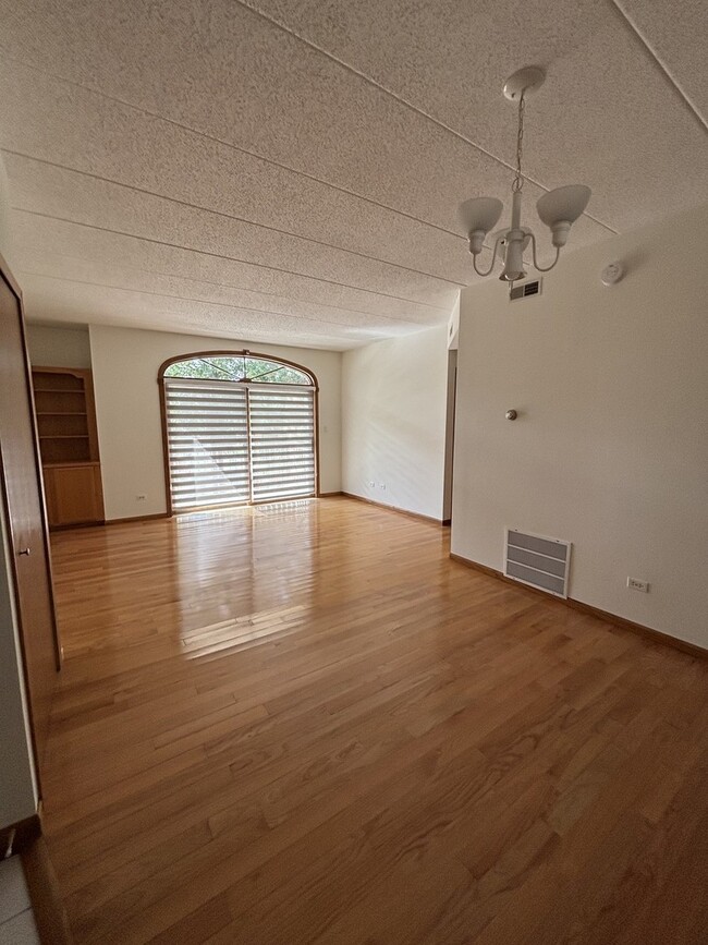 Building Photo - 9439 S 79th Ave
