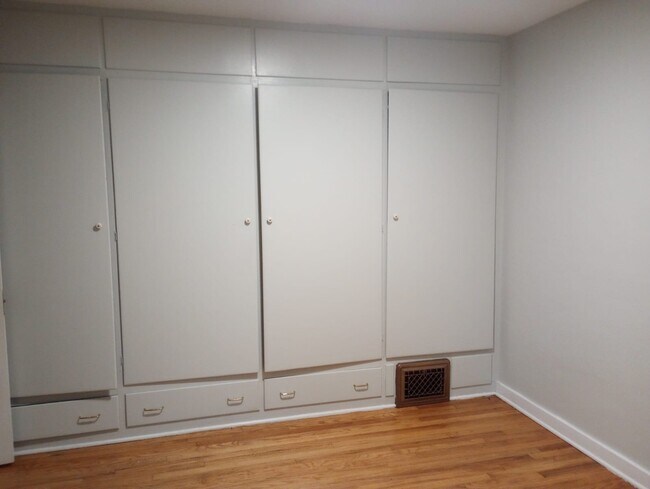 Foto del edificio - 50637 Portage Rd