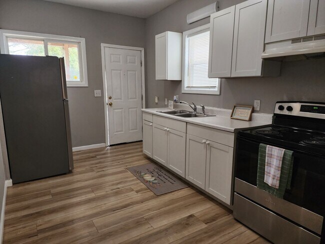 Foto del edificio - Single Family 3BR 1BA