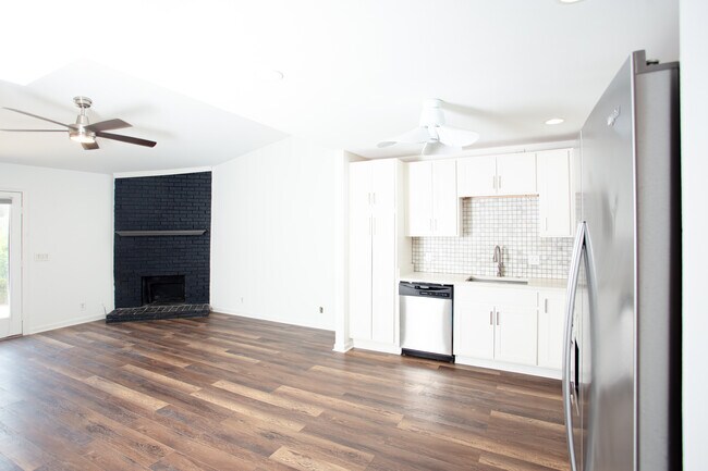 Foto del edificio - 4001 Anderson Rd