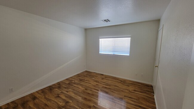 Foto del edificio - 708 S Concord St