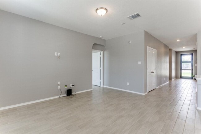 Foto del edificio - 1100 Desaix Dr