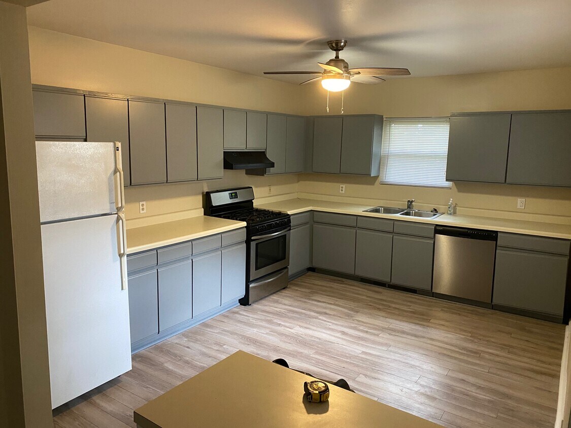 172 Oneida St, Pittsburgh, PA 15211 House Rental in Pittsburgh, PA