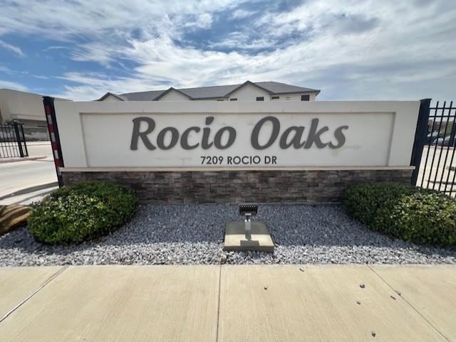 Foto del edificio - 7209 Rocio Dr