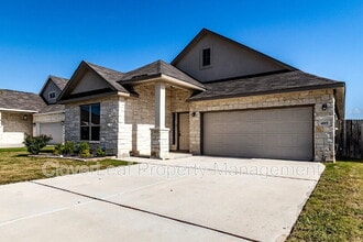 Building Photo - 405 Sika Way