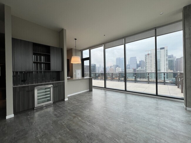 Foto del edificio - 932 W Washington Blvd