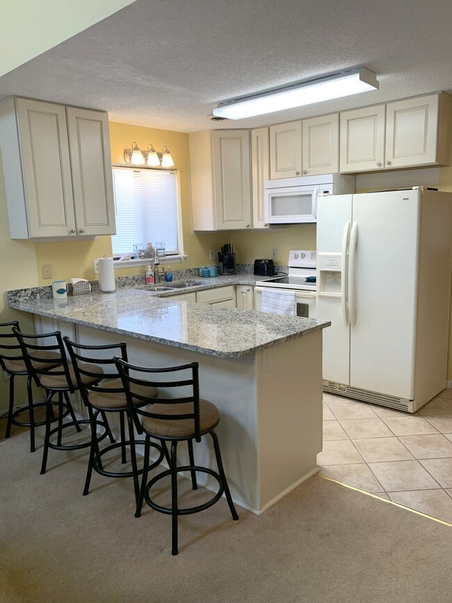 Building Photo - 3700 Golf Colony Ln