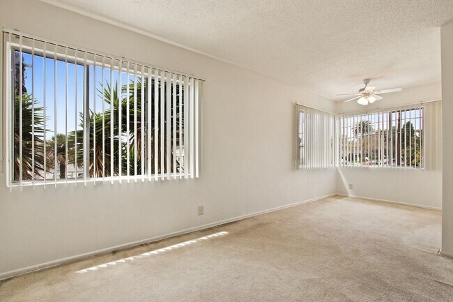 Foto del edificio - 10250 Palms Blvd