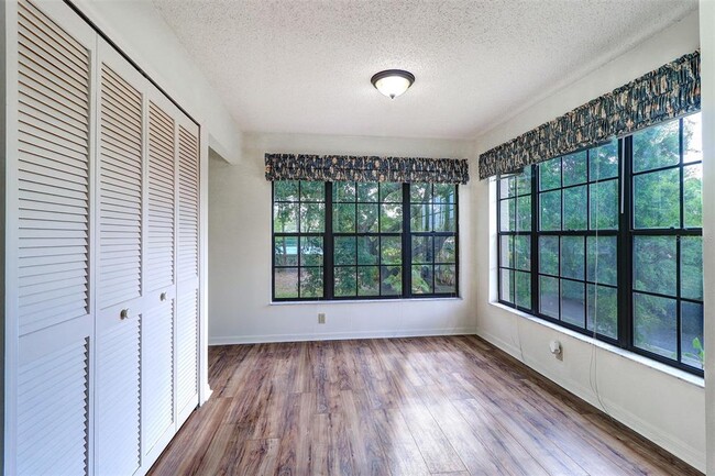 Building Photo - 2400 Winding Creek Blvd