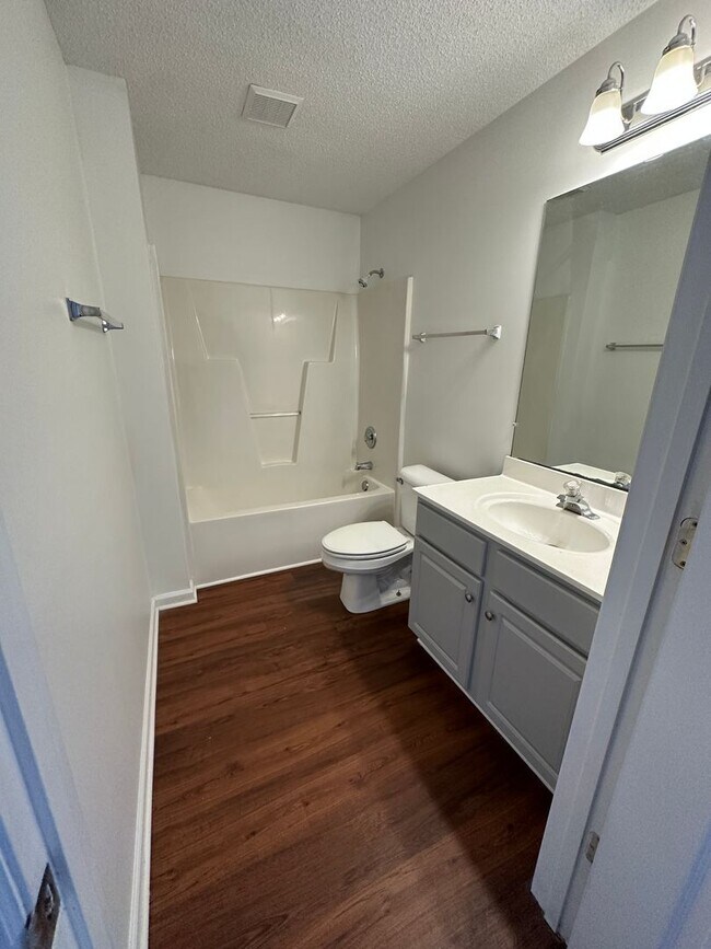 Building Photo - 4612 McClelland Dr