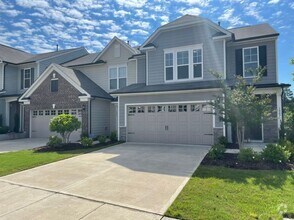 Building Photo - 1002 Mirbeck Ln