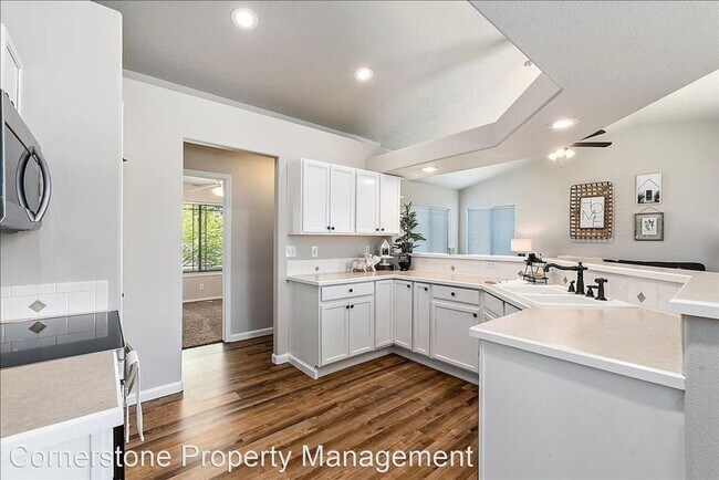 3 br, 2 bath House - 2605 Boulder Ave - 4