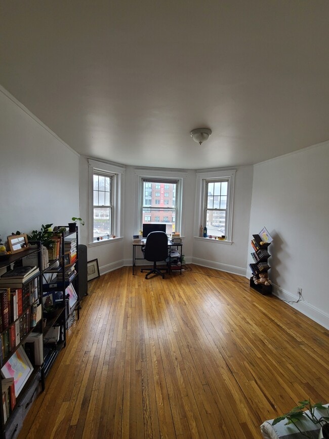 Building Photo - 1450 Commonwealth Ave