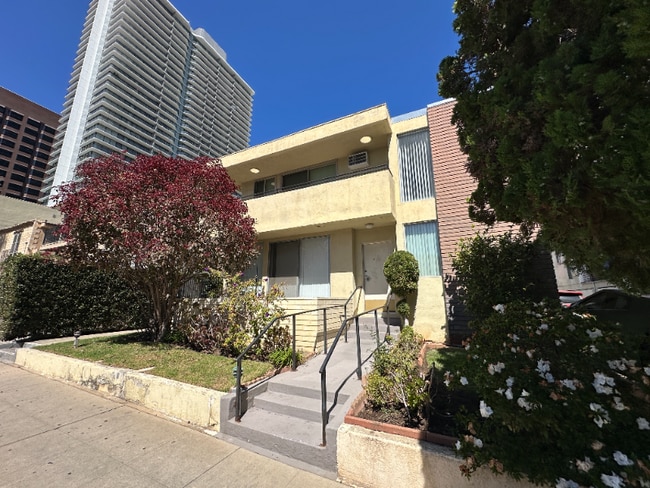 Building Photo - 1262 Granville Ave