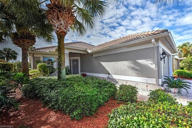 Foto del edificio - 3 bedroom 2 bath pool home in Colonial Cou...