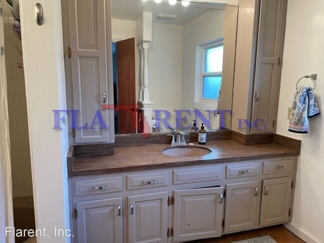 Building Photo - 4 br, 2 bath House - 1028 Golfside Drive