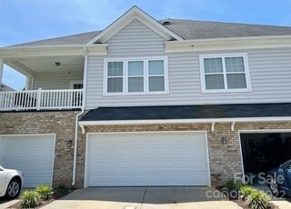 Foto del edificio - Townhome in Ballantyne with 2 car garage a...