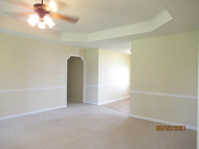 Building Photo - 3370 Aurora Dr
