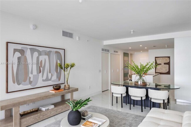 Foto del edificio - 700 NE 24th St