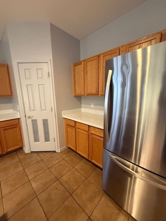Foto del edificio - 1 Year rental only - 3-bedroom 2 bath Home...