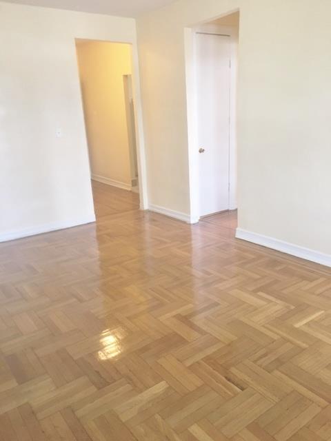 Foto del edificio - 2550 Creston Ave