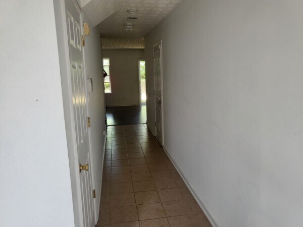 Foto del edificio - 5647 Strathmoor Manor Cir