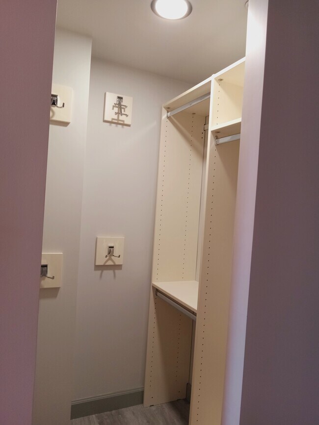 Foto del edificio - 4808 Moorland Ln