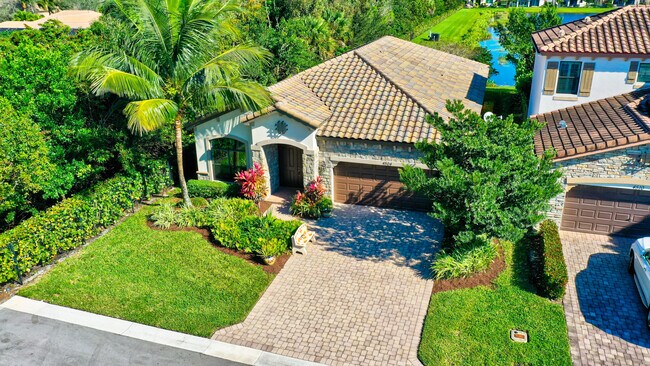 Foto del edificio - 4504 Gulf Sounds Ln